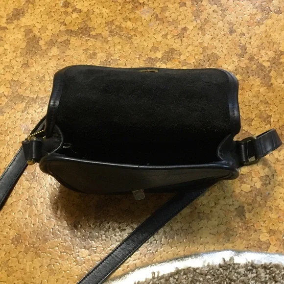 Vintage Coach Classic Black Leather Shoulder Bag - Picture 6 of 8